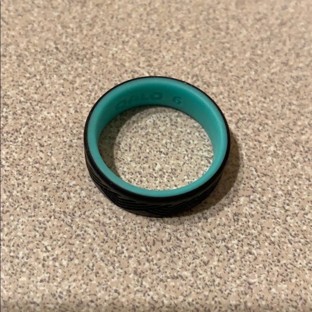 Qalo Ring